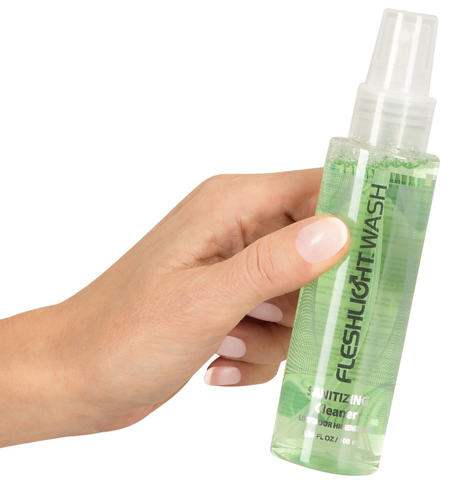 Fleshlight FleshWash · čisticí sprej na erotické pomůcky, 100 ml