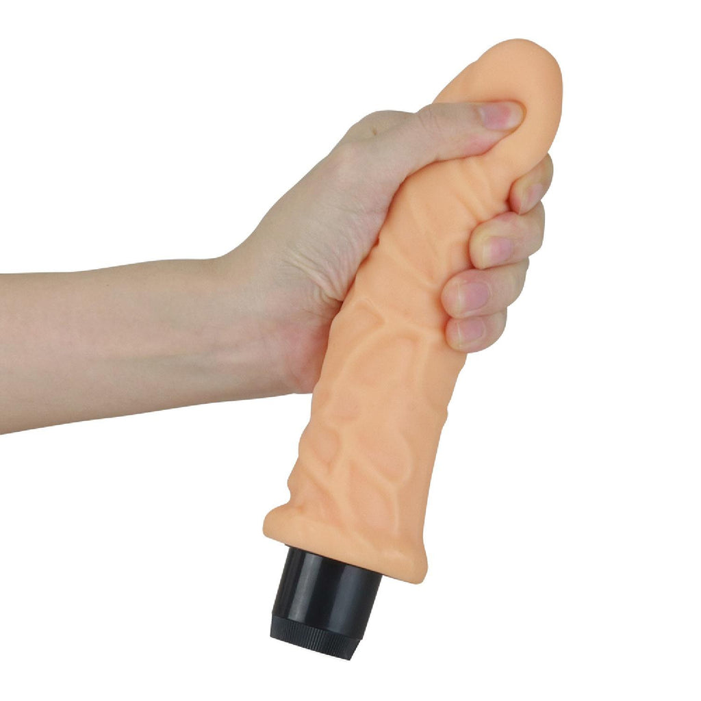 Lovetoy 7.5'' Xtreme Feel Cyberskin Vibrator · realistický vibrátor, průměr 4,2 cm