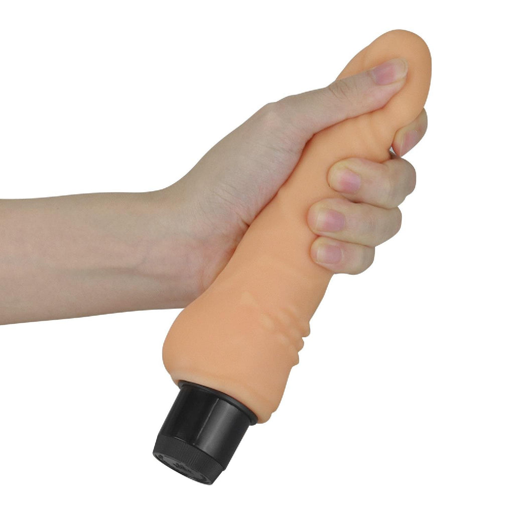 Lovetoy 7.5'' Xtreme Feel Cyberskin Vibrator · realistický vibrátor, průměr 3,8 cm