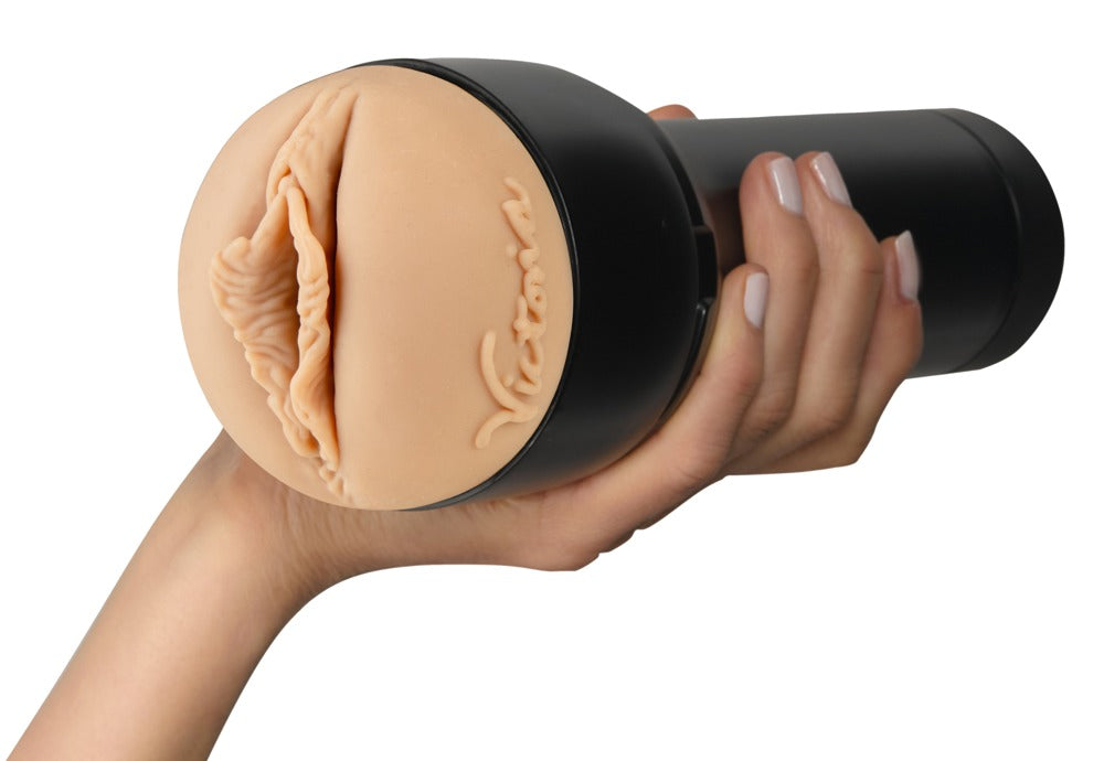 Kiiroo Feel Victoria June · realistický masturbátor s odlitkem vaginy