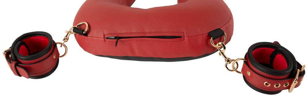Bad Kitty Neck-Cushion-Thigh Restraint · polštář pod krk se stehenními popruhy a pouty