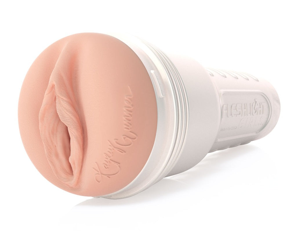 Fleshlight Girls Kayley Gunner Fully Loaded · masturbátor s odlitkem vaginy