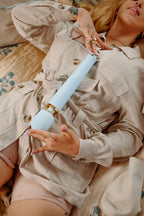 Le Wand Powerful Plug-In Vibrating Massager · masážní hlavice do sítě · modrá