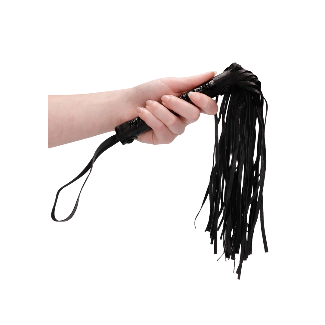 Ouch! Whip · bičík z imitace kůže · černá
